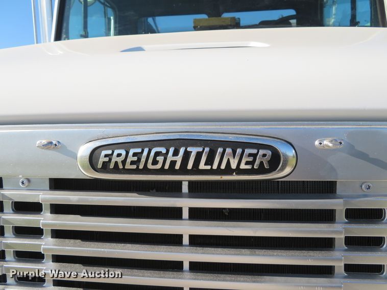 image for item DH1642 2003 Freightliner FL70 utility truck