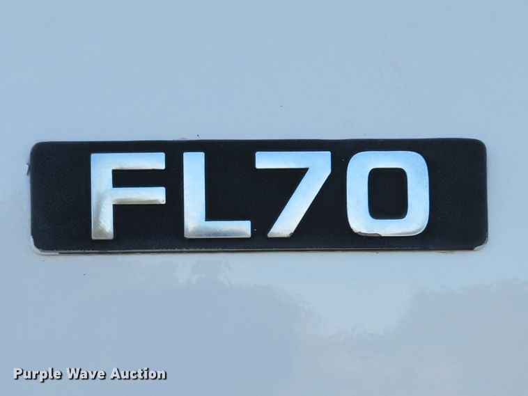 image for item DH1642 2003 Freightliner FL70 utility truck