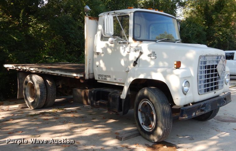 image for item DH2067 1979 Ford 700 flatbed truck