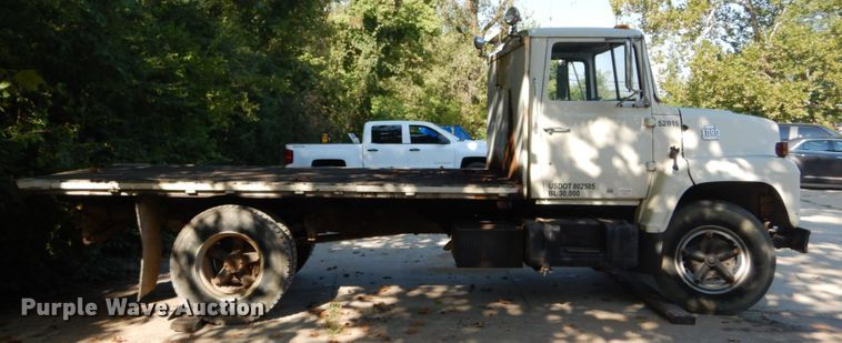 image for item DH2067 1979 Ford 700 flatbed truck