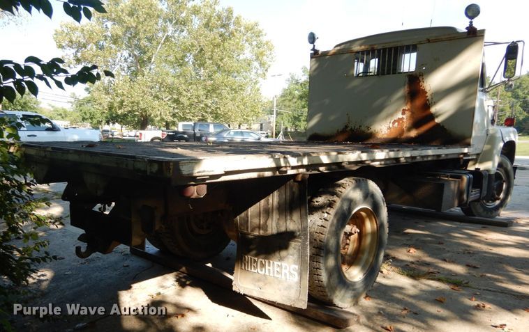 image for item DH2067 1979 Ford 700 flatbed truck