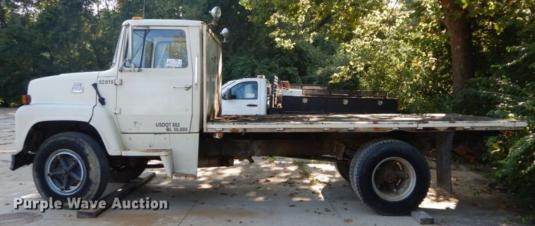 image for item DH2067 1979 Ford 700 flatbed truck