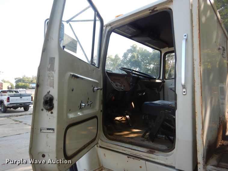 image for item DH2067 1979 Ford 700 flatbed truck