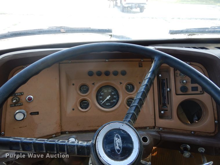 image for item DH2067 1979 Ford 700 flatbed truck