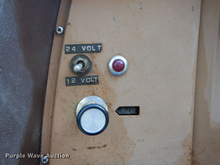 image for item DH2067 1979 Ford 700 flatbed truck