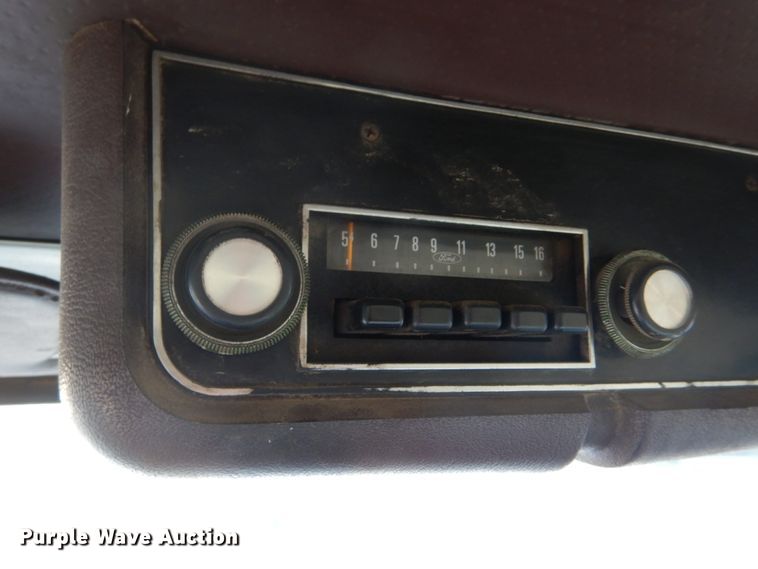 image for item DH2067 1979 Ford 700 flatbed truck