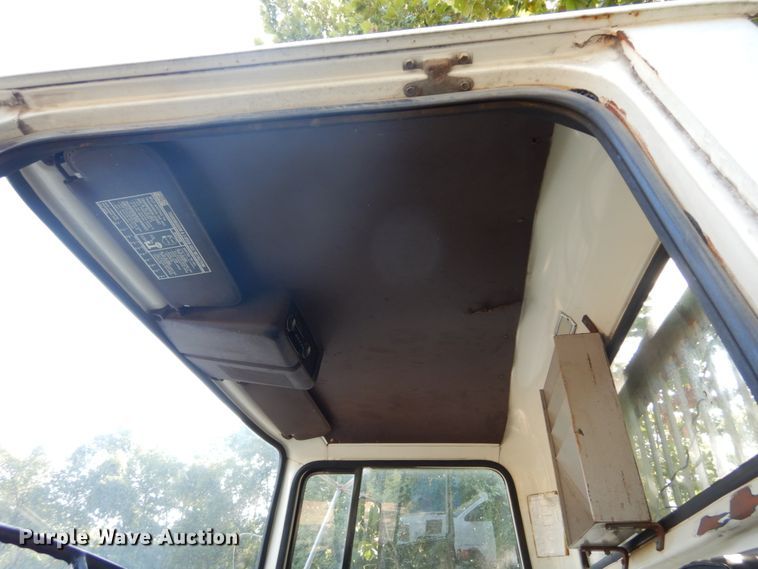 image for item DH2067 1979 Ford 700 flatbed truck