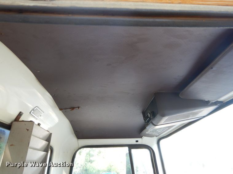 image for item DH2067 1979 Ford 700 flatbed truck