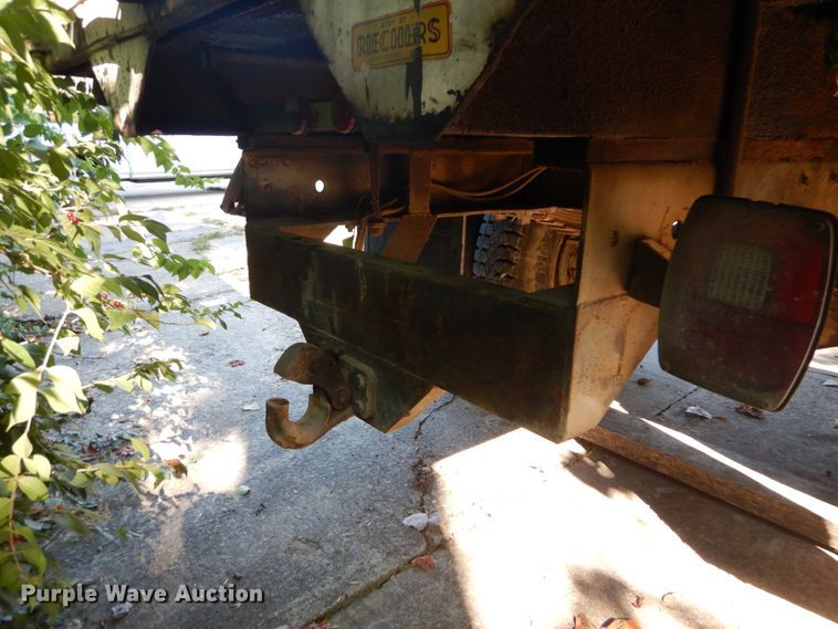 image for item DH2067 1979 Ford 700 flatbed truck