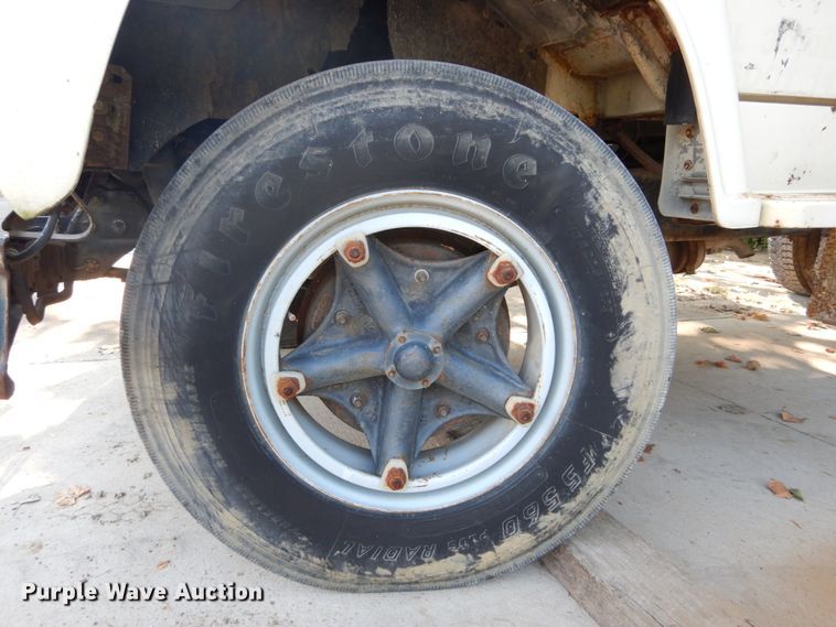 image for item DH2067 1979 Ford 700 flatbed truck