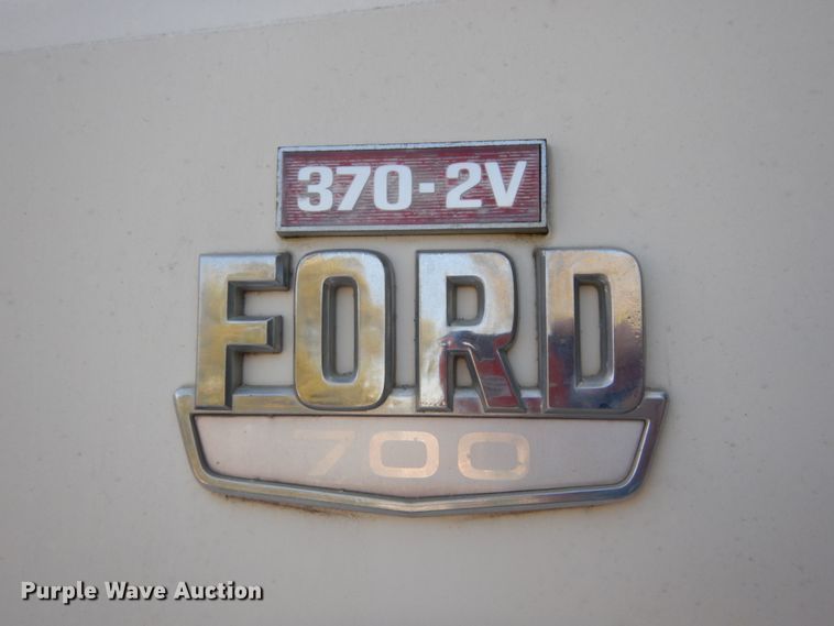 image for item DH2067 1979 Ford 700 flatbed truck