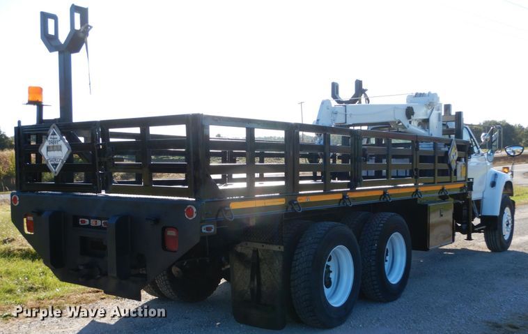 image for item DH2171 1995 Ford FT900 flatbed truck