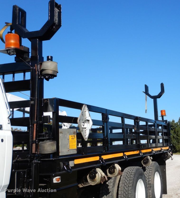 image for item DH2171 1995 Ford FT900 flatbed truck