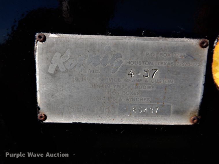 image for item DH2171 1995 Ford FT900 flatbed truck