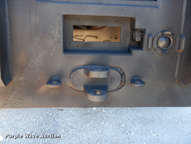 image for item DH2171 1995 Ford FT900 flatbed truck