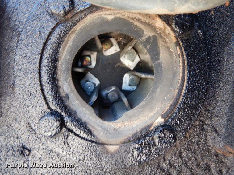 image for item DH2171 1995 Ford FT900 flatbed truck