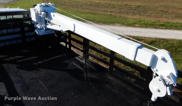 image for item DH2171 1995 Ford FT900 flatbed truck