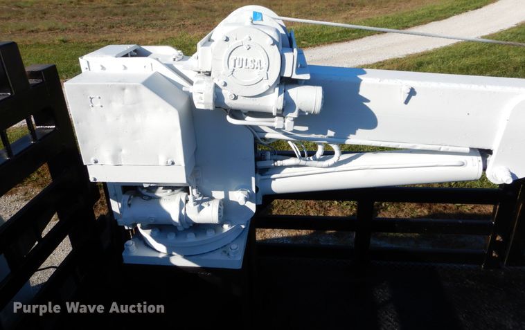 image for item DH2171 1995 Ford FT900 flatbed truck