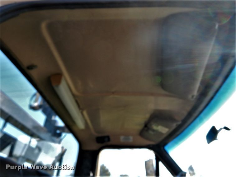 image for item DH2171 1995 Ford FT900 flatbed truck