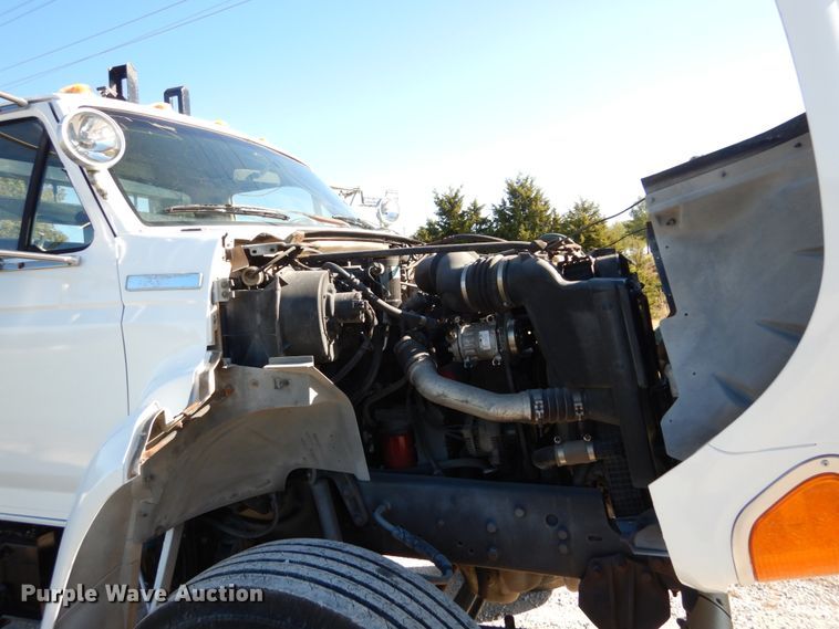 image for item DH2171 1995 Ford FT900 flatbed truck