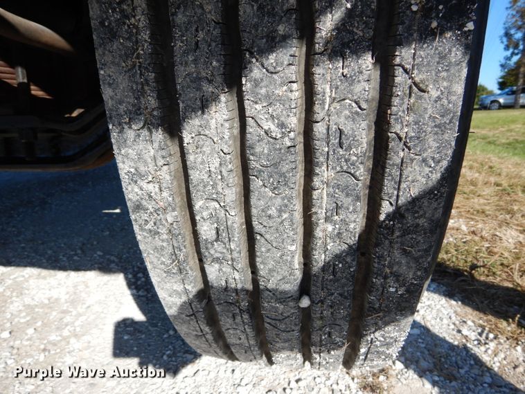 image for item DH2171 1995 Ford FT900 flatbed truck