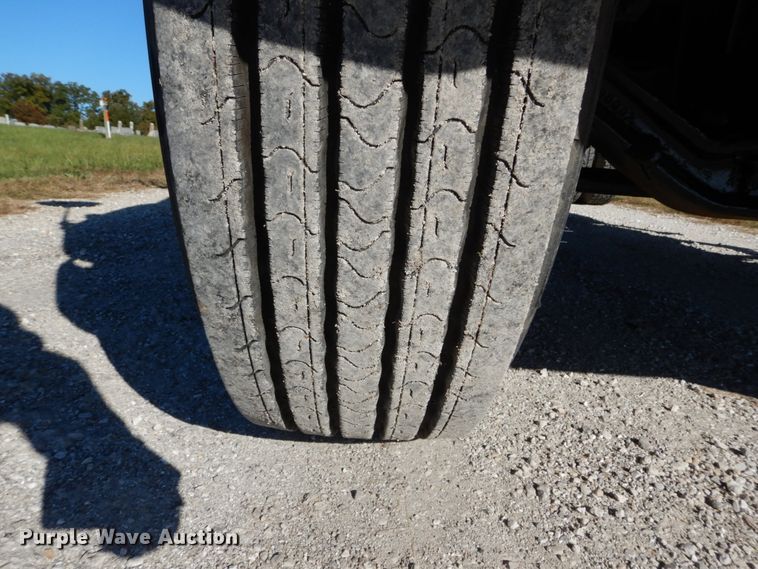 image for item DH2171 1995 Ford FT900 flatbed truck