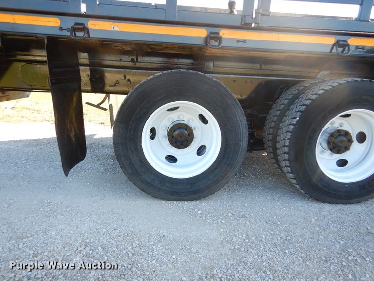 image for item DH2171 1995 Ford FT900 flatbed truck