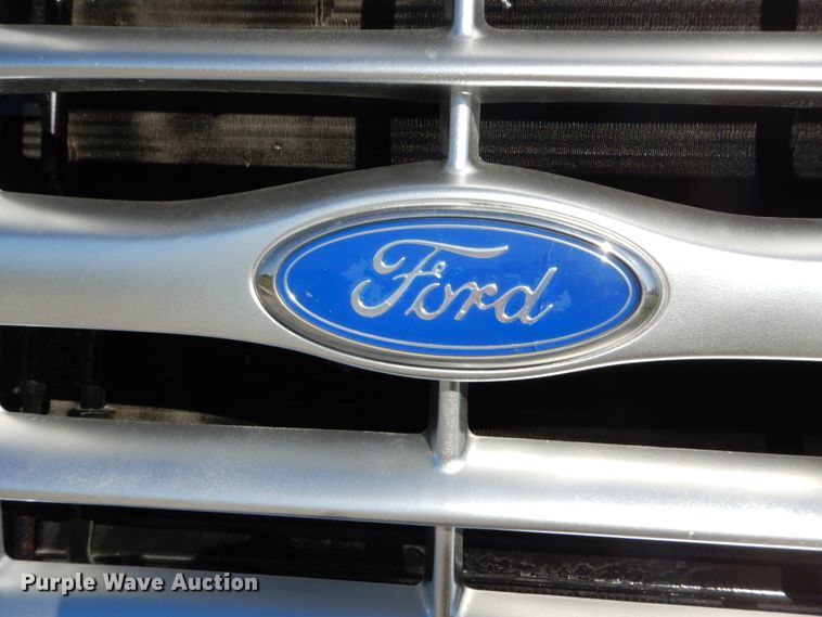 image for item DH2171 1995 Ford FT900 flatbed truck