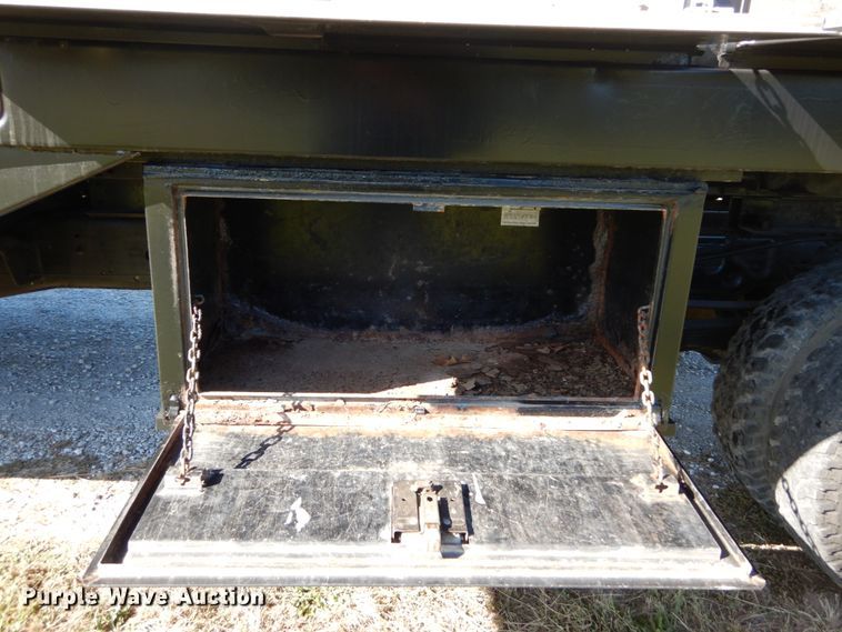 image for item DH2172 2001 Ford F350 Super Duty XL dump bed pickup truck