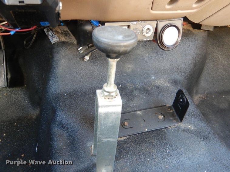 image for item DH2172 2001 Ford F350 Super Duty XL dump bed pickup truck