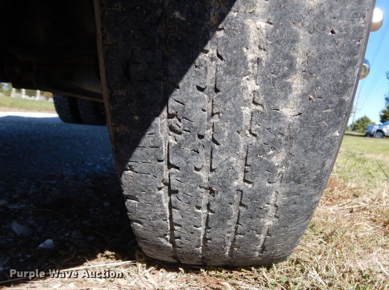 image for item DH2172 2001 Ford F350 Super Duty XL dump bed pickup truck