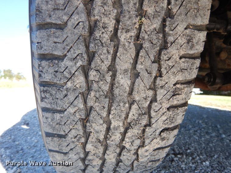 image for item DH2172 2001 Ford F350 Super Duty XL dump bed pickup truck