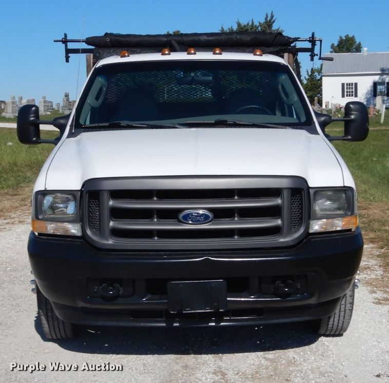 image for item DH2174 2004 Ford F350 Super Duty XL pickup truck with dump bed insert