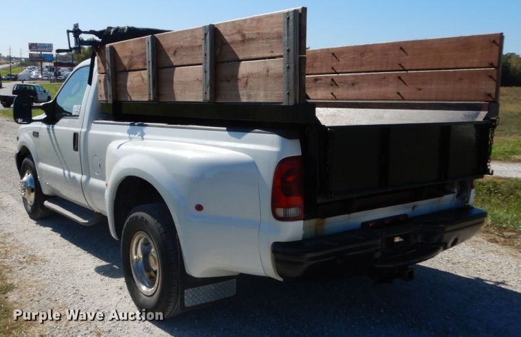 image for item DH2174 2004 Ford F350 Super Duty XL pickup truck with dump bed insert