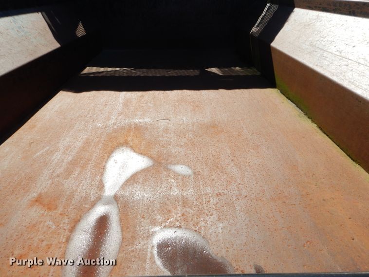 image for item DH2174 2004 Ford F350 Super Duty XL pickup truck with dump bed insert