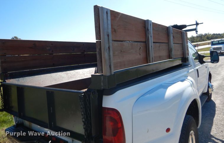 image for item DH2174 2004 Ford F350 Super Duty XL pickup truck with dump bed insert