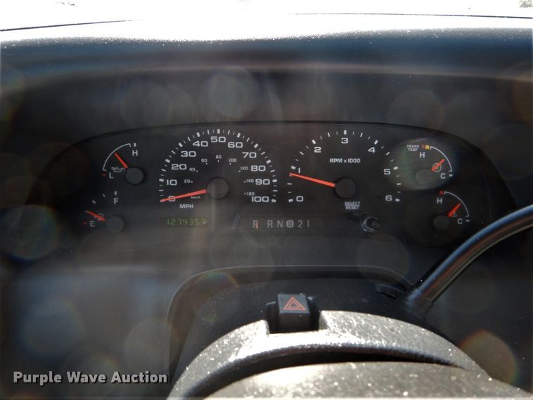 image for item DH2174 2004 Ford F350 Super Duty XL pickup truck with dump bed insert