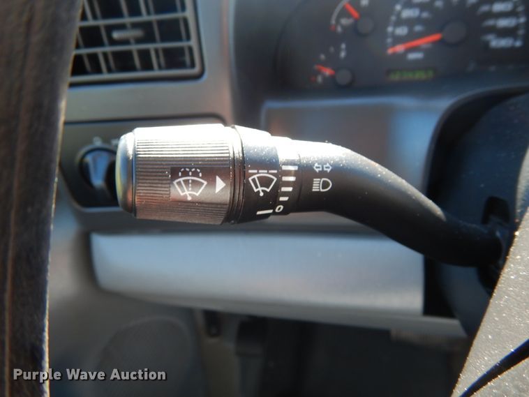 image for item DH2174 2004 Ford F350 Super Duty XL pickup truck with dump bed insert