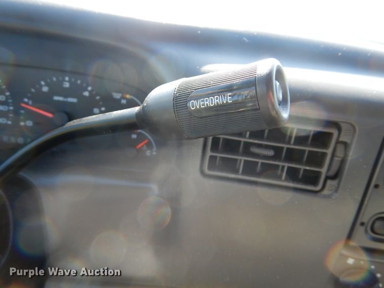 image for item DH2174 2004 Ford F350 Super Duty XL pickup truck with dump bed insert