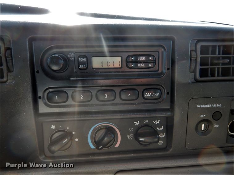 image for item DH2174 2004 Ford F350 Super Duty XL pickup truck with dump bed insert