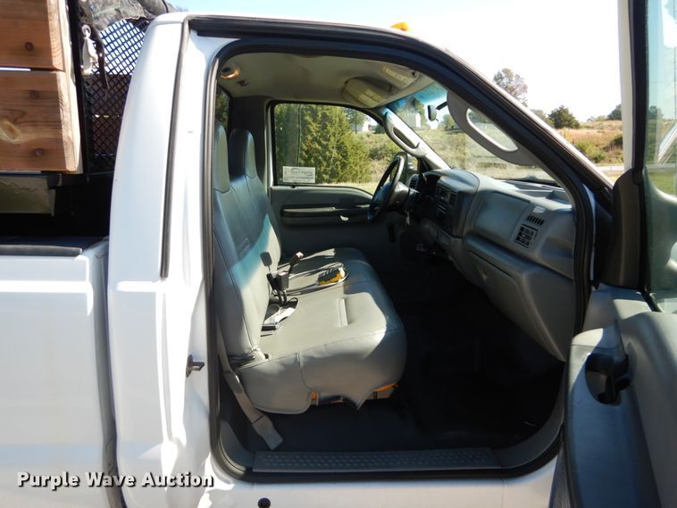 image for item DH2174 2004 Ford F350 Super Duty XL pickup truck with dump bed insert