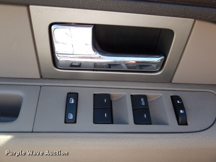 image for item DH2179 2010 Ford F150 XLT SuperCab pickup truck