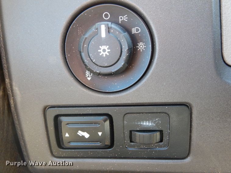 image for item DH2179 2010 Ford F150 XLT SuperCab pickup truck