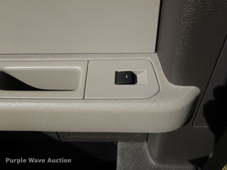 image for item DH2179 2010 Ford F150 XLT SuperCab pickup truck