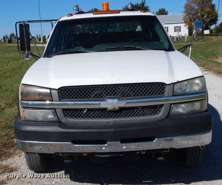 image for item DH2180 2003 Chevrolet Silverado 3500 Crew Cab utility bed pickup truck