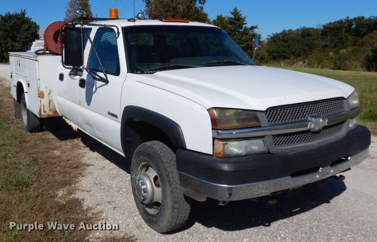 image for item DH2180 2003 Chevrolet Silverado 3500 Crew Cab utility bed pickup truck