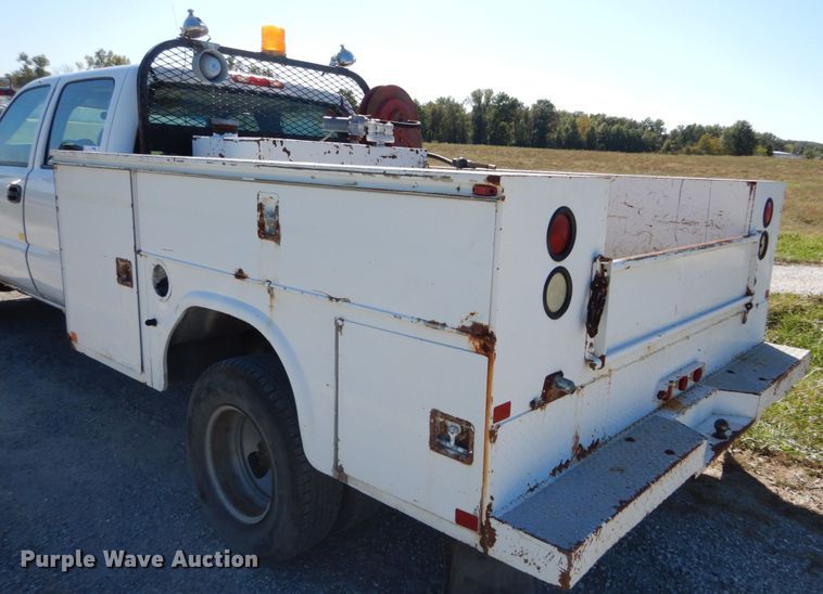 image for item DH2180 2003 Chevrolet Silverado 3500 Crew Cab utility bed pickup truck