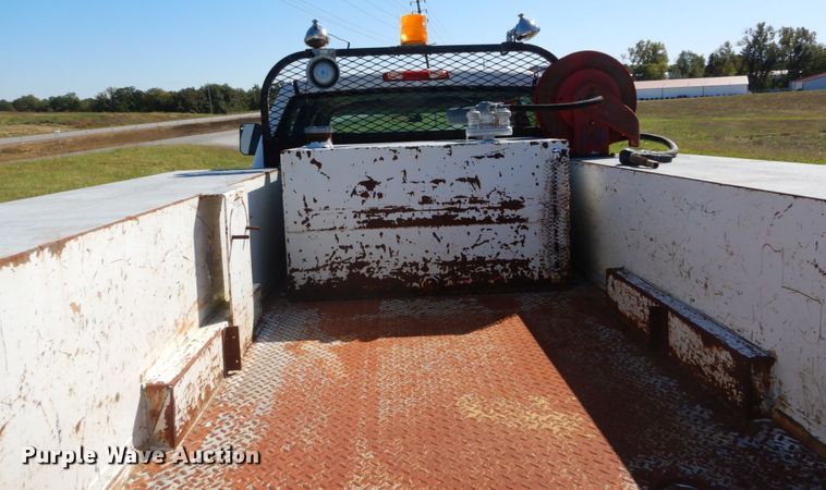 image for item DH2180 2003 Chevrolet Silverado 3500 Crew Cab utility bed pickup truck