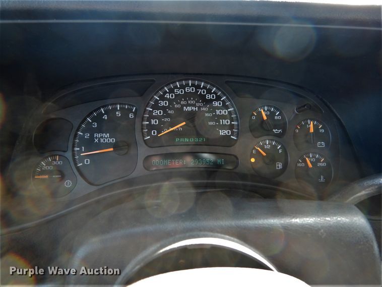 image for item DH2180 2003 Chevrolet Silverado 3500 Crew Cab utility bed pickup truck