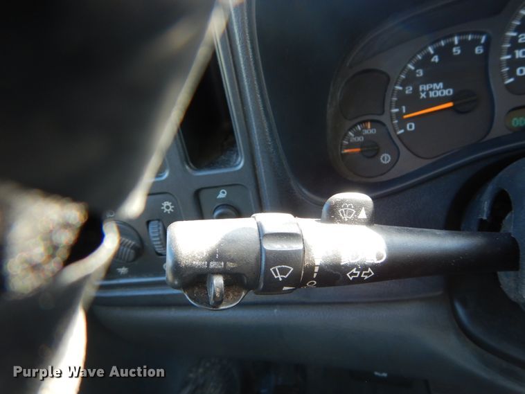 image for item DH2180 2003 Chevrolet Silverado 3500 Crew Cab utility bed pickup truck